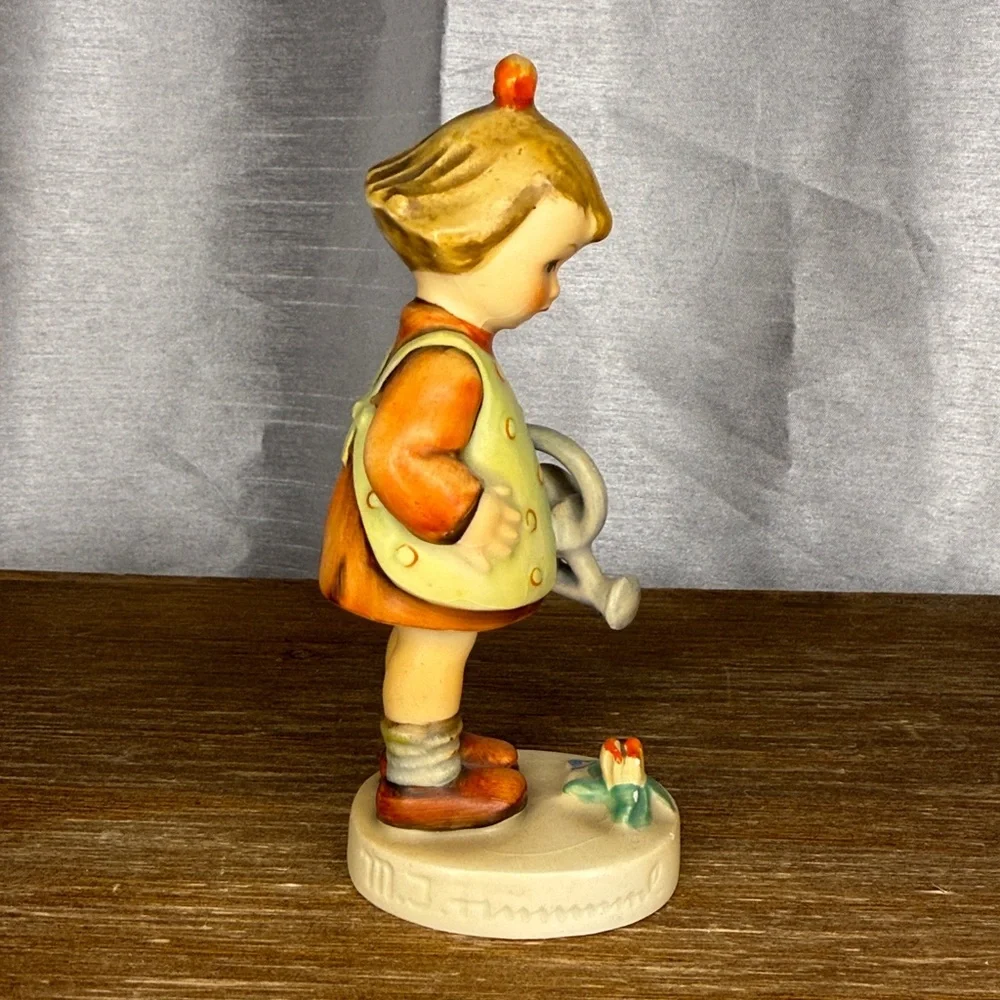 Vtg MJ Hummel #74 “Little Gardener” TMK-3 Ceramic Figurine 5 5/8” Tall